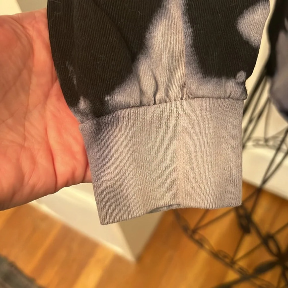 AC/DC Woman's Cropped Tee-Size M/L - Picture 3 of 6